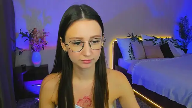 YourLovellyStory online show from September 2025 04:35:02 PM