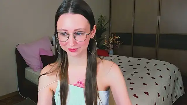 YourLovellyStory online show from April 2026 11:27:01 AM