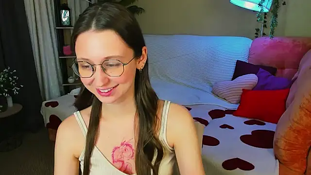 YourLovellyStory online show from May 2026 04:34:02 PM