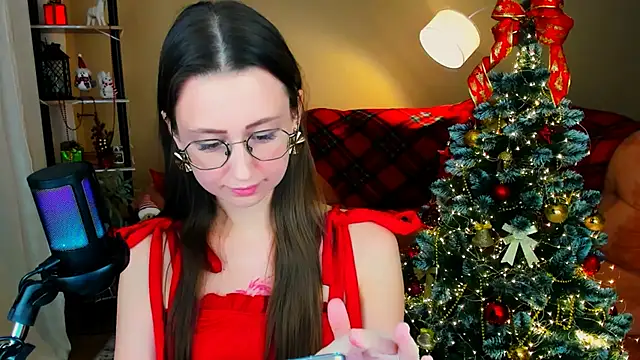 YourLovellyStory online show from December 2025 04:29:01 PM