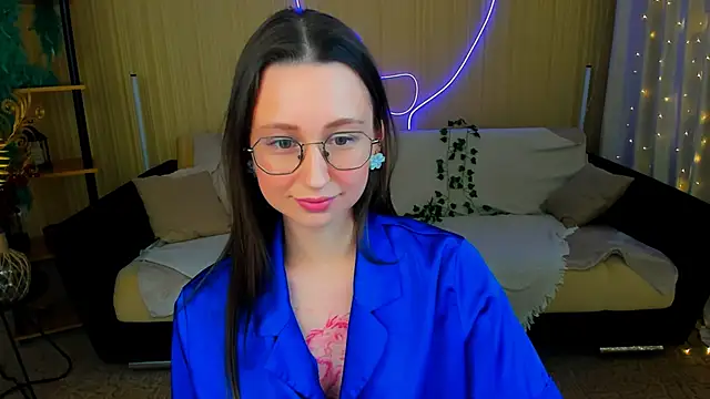 YourLovellyStory online show from February 2026 04:26:01 PM