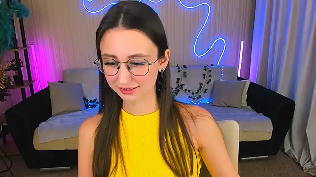 YourLovellyStory online show from September 2025 04:25:02 PM