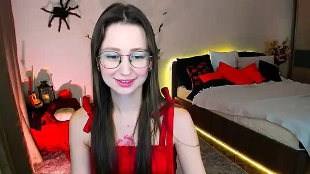 YourLovellyStory online show from November 2025 11:25:02 AM