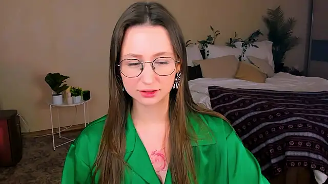 YourLovellyStory online show from January 2026 11:25:01 AM