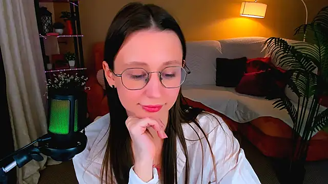 YourLovellyStory online show from March 2026 12:23:02 PM