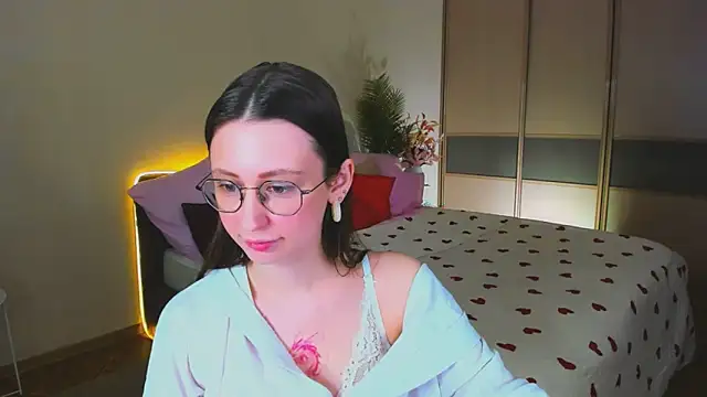 YourLovellyStory online show from April 2026 12:35:02 PM