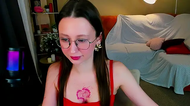 YourLovellyStory online show from February 2026 04:31:02 PM