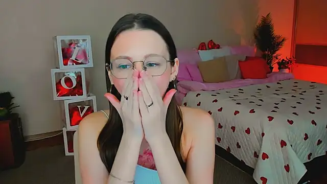 YourLovellyStory online show from February 2026 12:05:01 PM