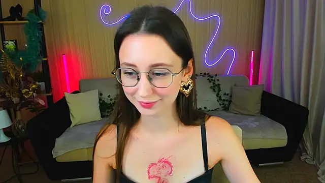 YourLovellyStory online show from November 2025 04:33:02 PM