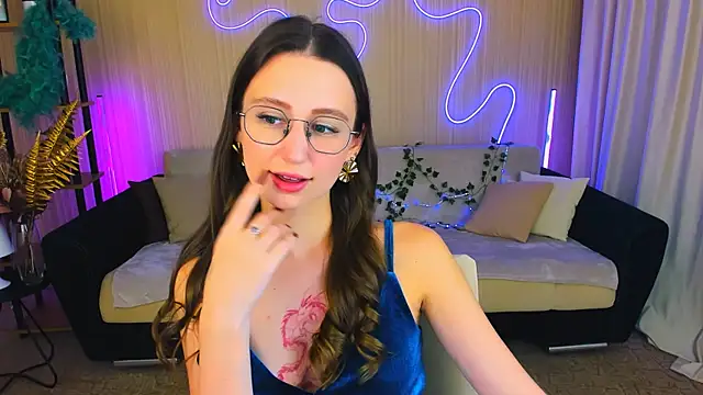 YourLovellyStory online show from September 2025 05:19:02 PM