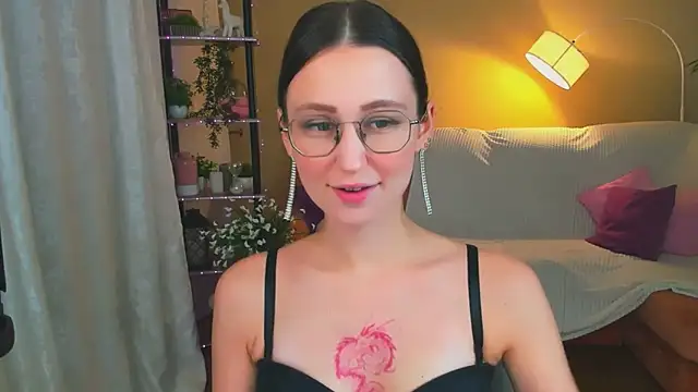 YourLovellyStory online show from October 2025 05:34:02 PM