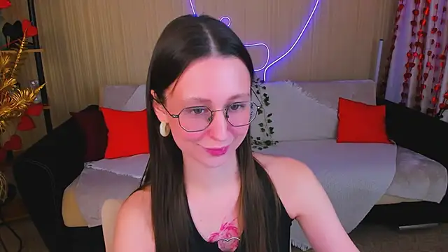 YourLovellyStory online show from March 2026 04:45:01 PM