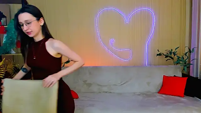YourLovellyStory online show from June 2026 12:33:01 PM