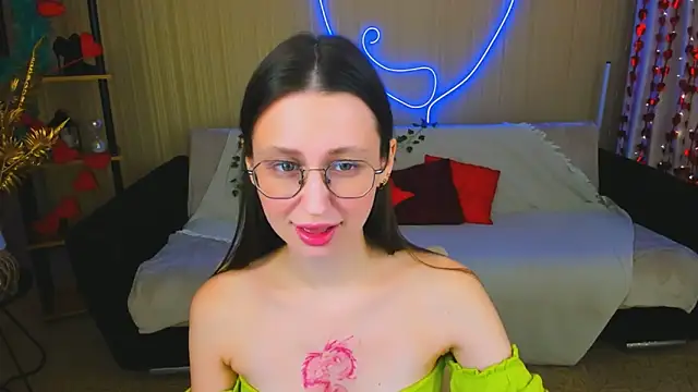 YourLovellyStory online show from March 2026 03:30:02 PM