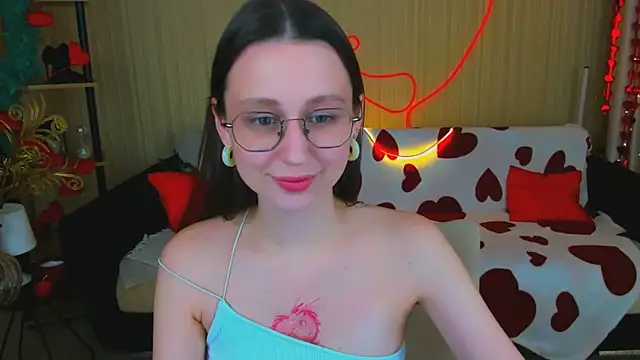 YourLovellyStory online show from February 2026 04:39:02 PM