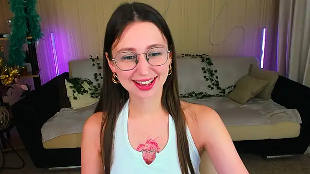 YourLovellyStory online show from November 2025 05:23:01 PM