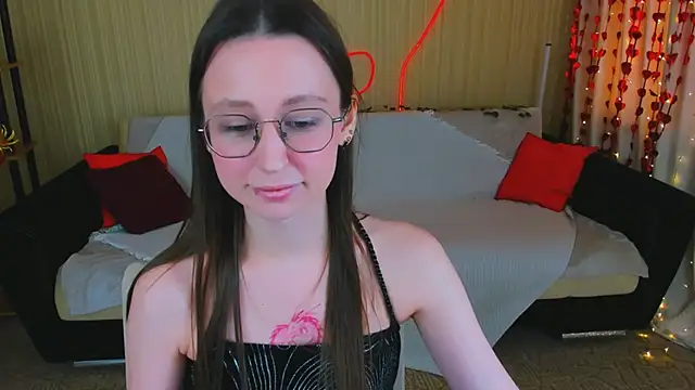 YourLovellyStory online show from March 2026 12:00:02 PM