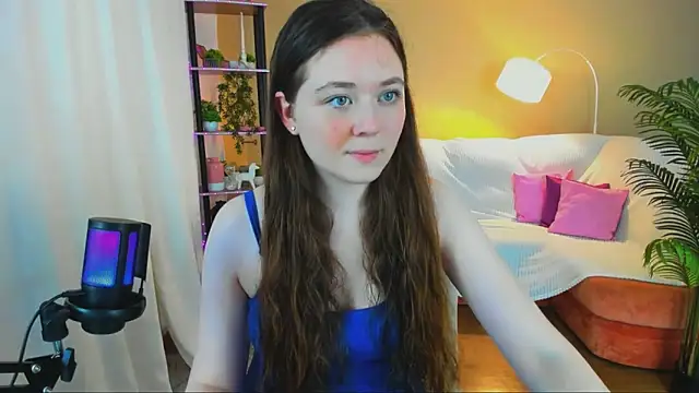 AlluringLookk online show from September 2025 12:11:01 PM