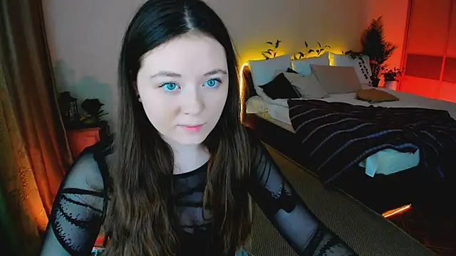 AlluringLookk online show from February 2026 04:37:01 PM