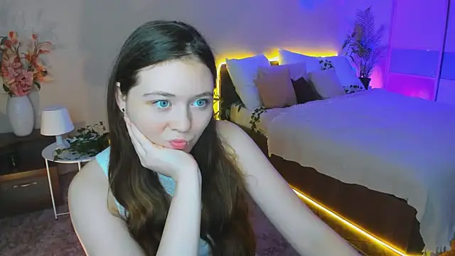 AlluringLookk online show from October 2025 12:50:02 PM