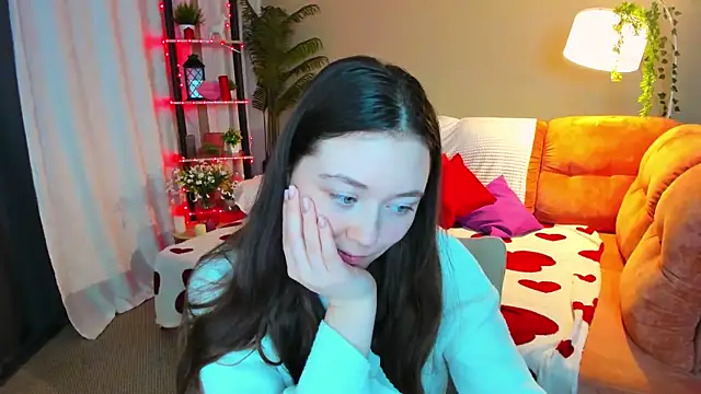 AlluringLookk online show from April 2026 04:20:02 PM