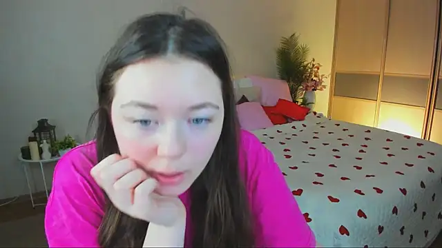 AlluringLookk online show from May 2026 06:00:02 AM