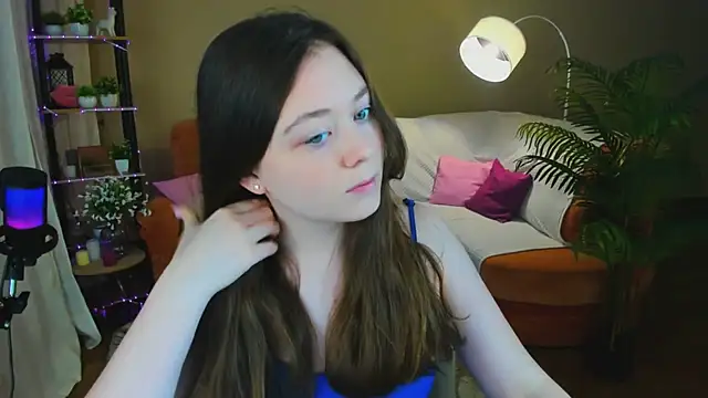 AlluringLookk online show from January 2026 04:32:01 PM