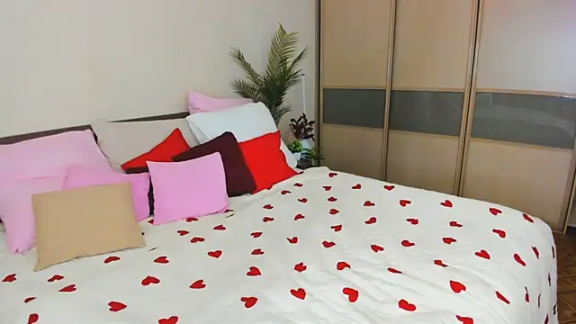 AlluringLookk online show from March 2026 12:39:02 PM