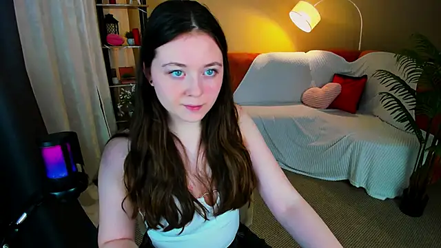 AlluringLookk online show from February 2026 04:29:02 PM