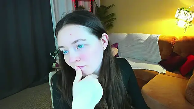 AlluringLookk online show from April 2026 04:41:02 PM