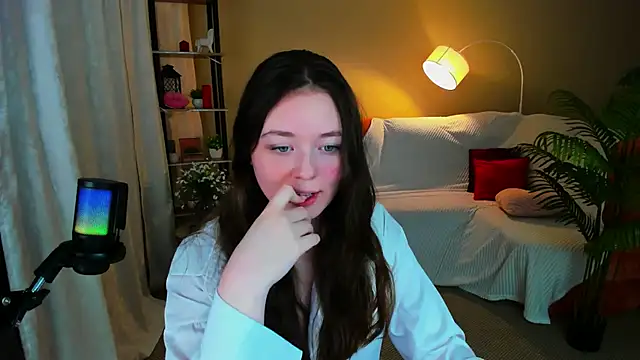 AlluringLookk online show from February 2026 05:32:01 PM