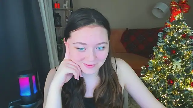 AlluringLookk online show from December 2025 05:27:02 PM