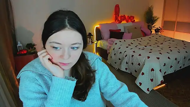 AlluringLookk online show from February 2026 04:13:01 AM