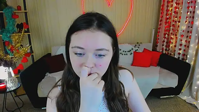 AlluringLookk online show from March 2026 05:17:02 PM