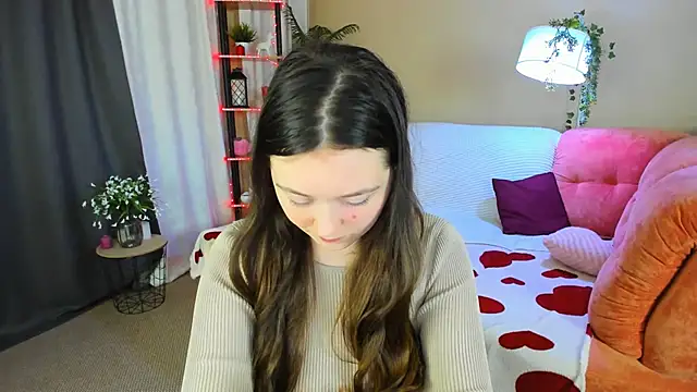 AlluringLookk online show from May 2026 04:57:02 PM