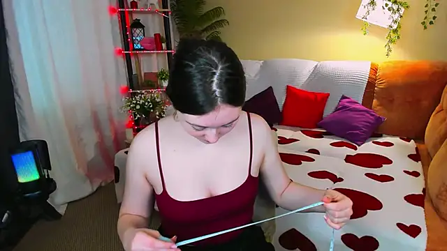 AlluringLookk online show from April 2026 07:45:01 AM