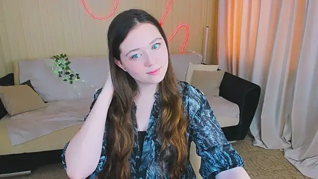 AlluringLookk online show from October 2025 12:28:01 PM