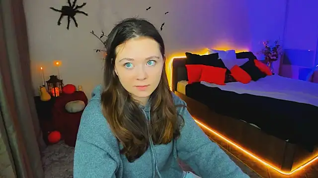 AlluringLookk online show from October 2025 04:28:02 PM