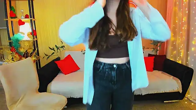 AlluringLookk online show from April 2026 04:30:01 PM