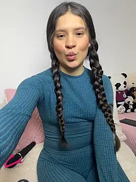 Emilyybennet  online show from October 2025 10:33:01 PM