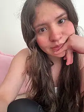 Emilyybennet  online show from April 2026 08:05:02 PM
