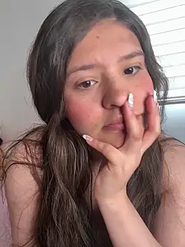 Emilyybennet  online show from June 2026 07:48:02 PM
