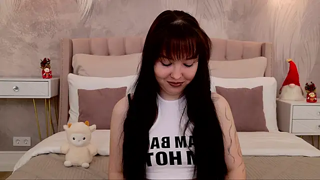 Snapshot of VanessaFields chatting on December 2025 03:03:02 PM VanessaFields online show from December 2025 03:03:02 PM