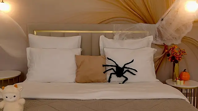 Snapshot of VanessaFields chatting on October 2025 03:11:01 PM VanessaFields online show from October 2025 03:11:01 PM