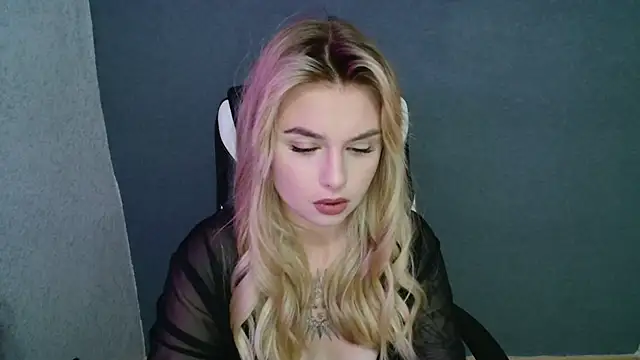 AngelicaHollywood online show from September 2025 08:08:01 PM