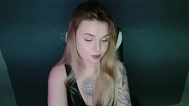 AngelicaHollywood online show from November 2025 09:51:02 PM