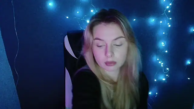 AngelicaHollywood online show from November 2025 07:58:01 PM