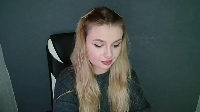 AngelicaHollywood online show from November 2025 07:40:02 PM