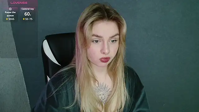 AngelicaHollywood online show from October 2025 06:52:02 PM