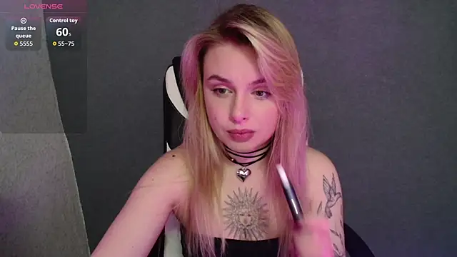 AngelicaHollywood online show from October 2025 08:01:01 PM